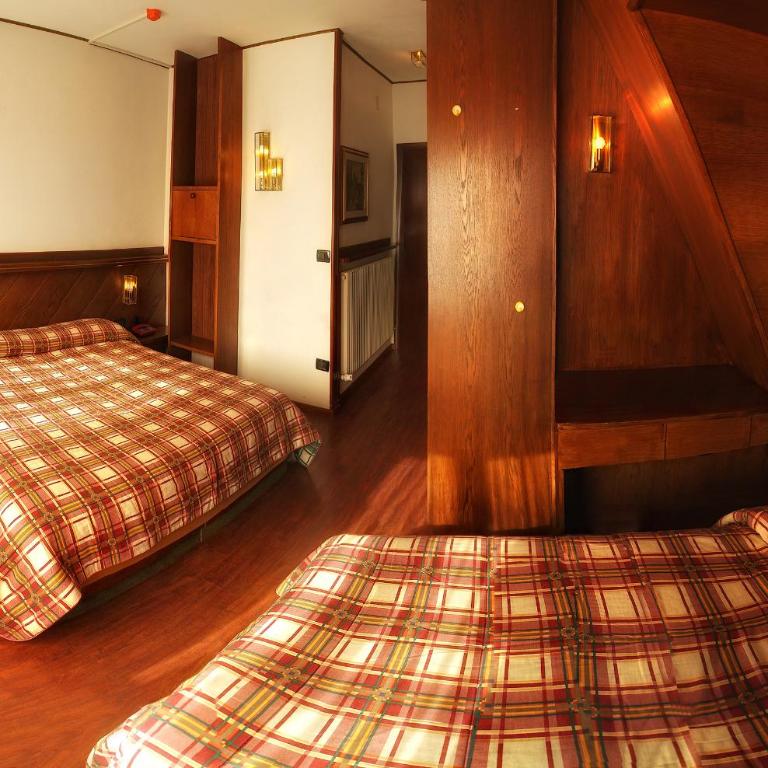 Hotel Paladin - Camera Tripla Comfort - 2
