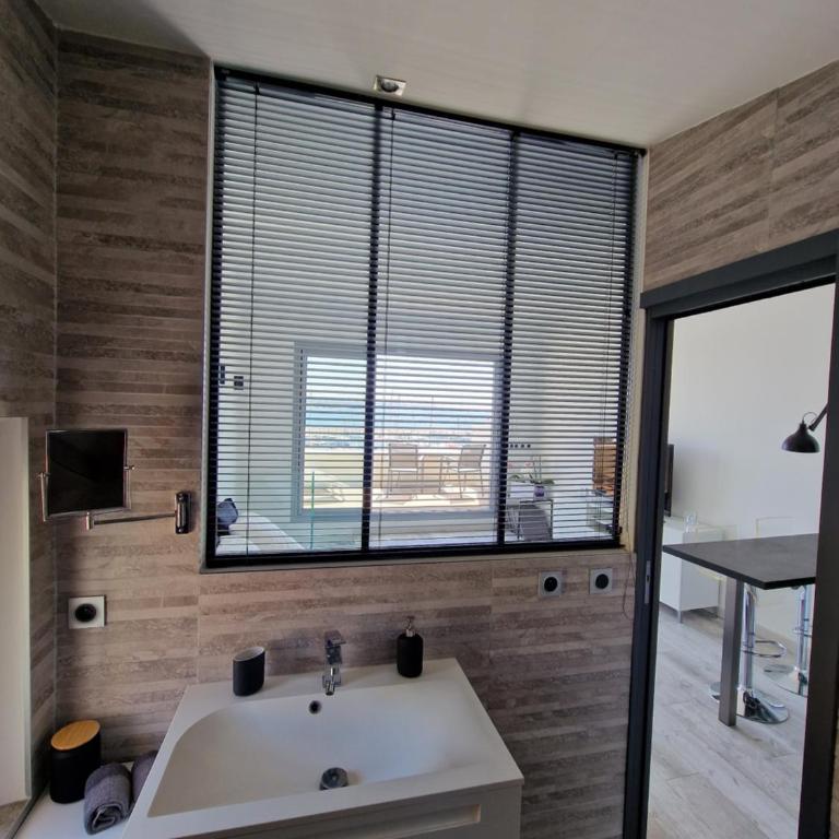 Sanaritz - Studio with Terrace and Sea View - 19