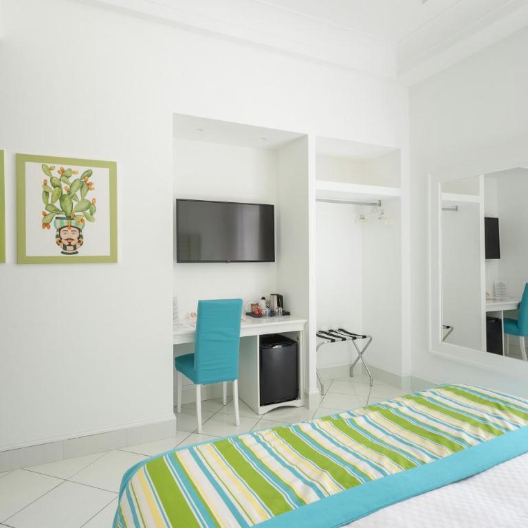 Duomo Guest House - Stay in Sorrento - Double or Twin Room with City View - 5