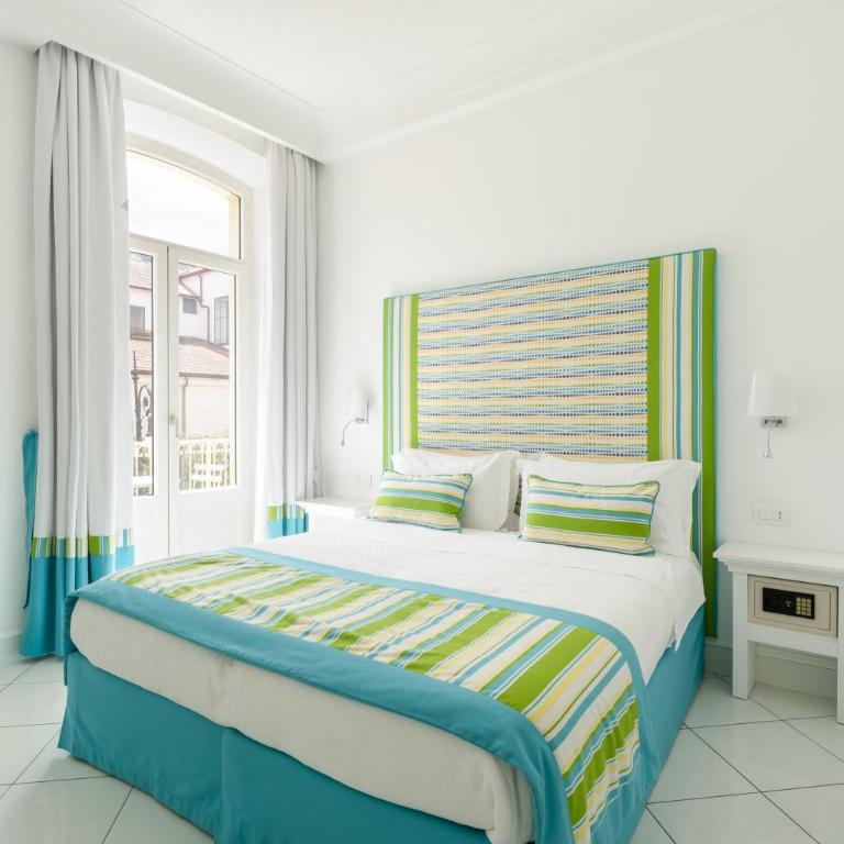 Duomo Guest House - Stay in Sorrento - Double or Twin Room with City View - 1
