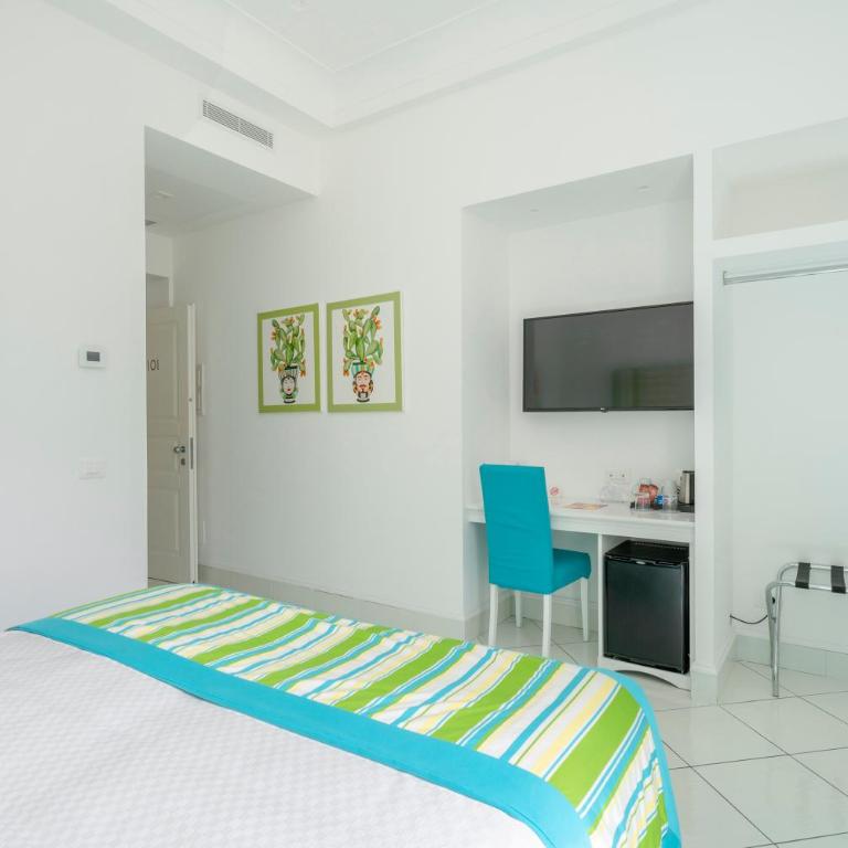 Duomo Guest House - Stay in Sorrento - Double or Twin Room with City View - 3