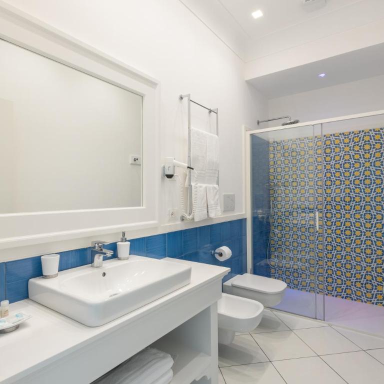 Duomo Guest House - Stay in Sorrento - Double or Twin Room with City View - 11