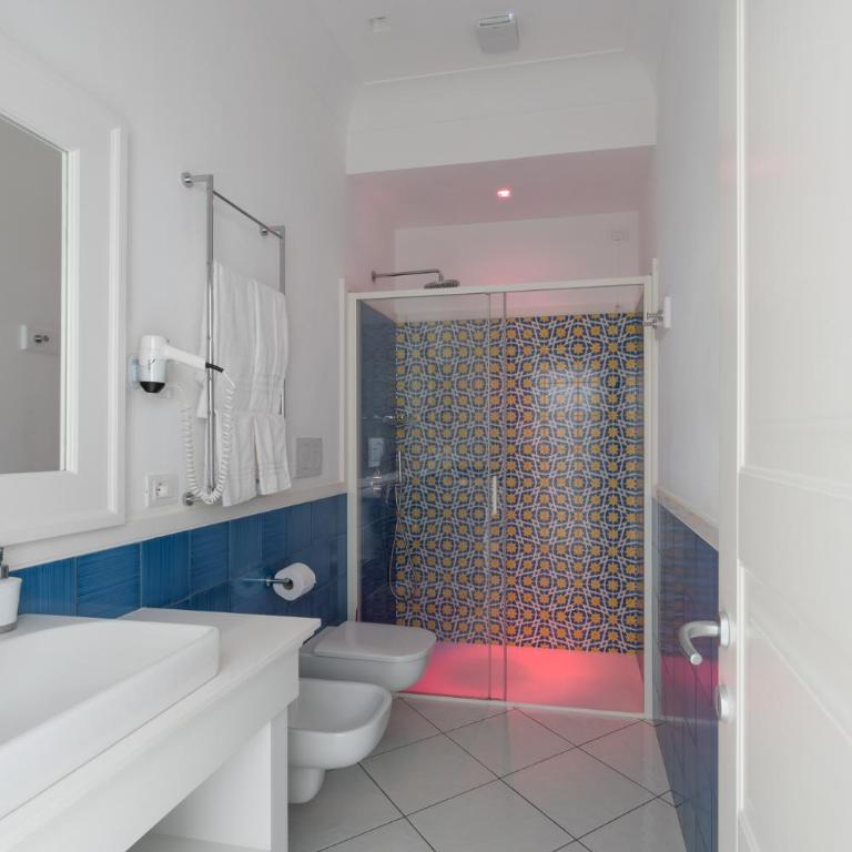 Duomo Guest House - Stay in Sorrento - Double or Twin Room with City View - 13