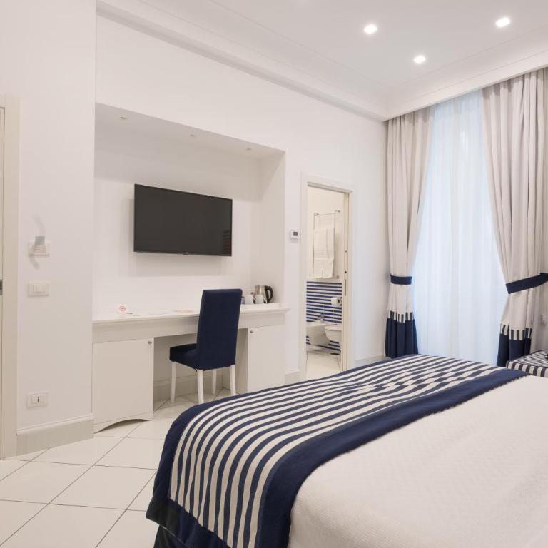 Duomo Guest House - Stay in Sorrento - Double or Twin Room with Extra Bed - 3