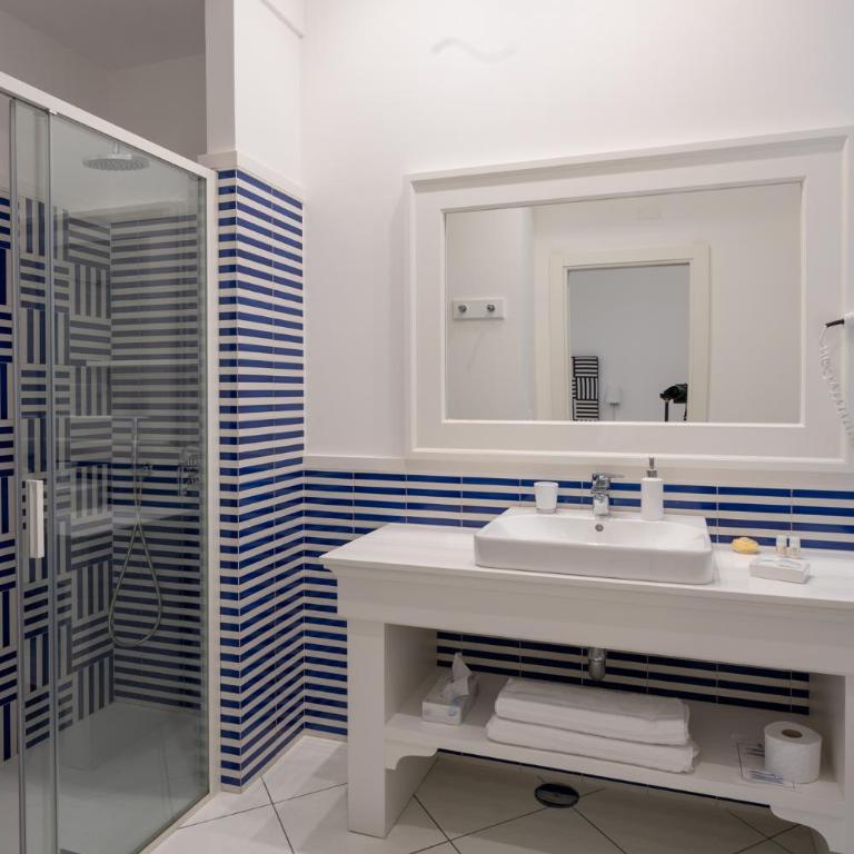 Duomo Guest House - Stay in Sorrento - Double or Twin Room with Extra Bed - 8