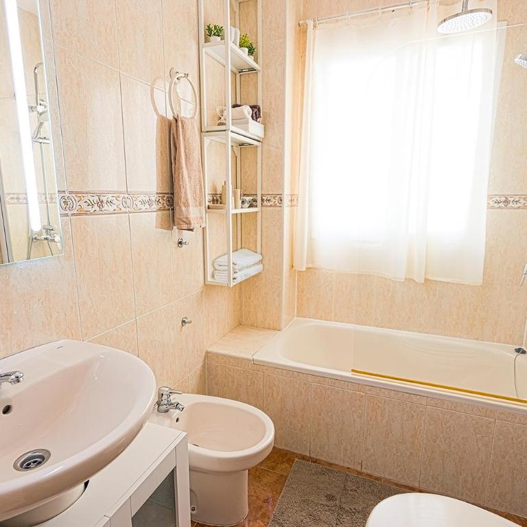 Casa Meandro: 9min➟Sea⋆Terrace⋆Garage⋆AC⋆WiFi⋆Washer - Two-Bedroom Apartment - 8