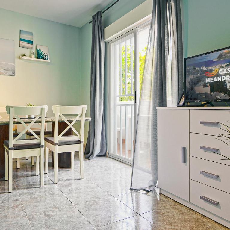 Casa Meandro: 9min➟Sea⋆Terrace⋆Garage⋆AC⋆WiFi⋆Washer - Two-Bedroom Apartment - 1