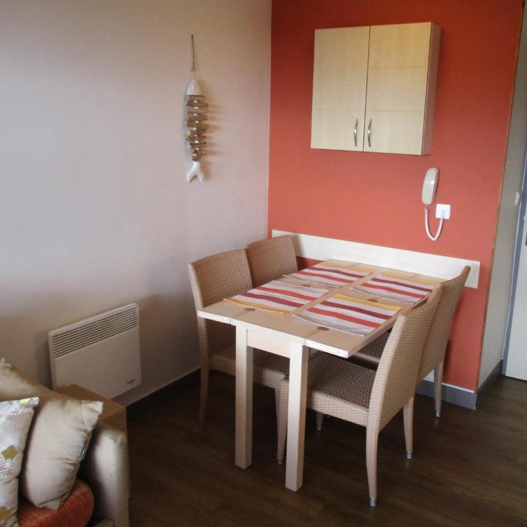 "Location Vue MER et ESTEREL", Cap Estérel Agay-Saint Raphaël, T2, piscines, parking, wifi - Apartment mit 1 Schlafzimmer - 22