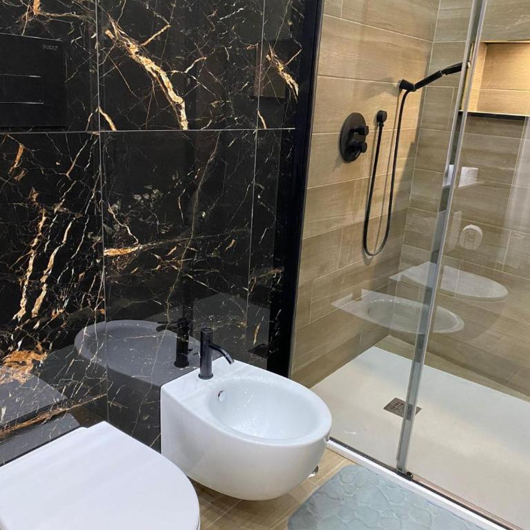 Berenice Suites - Camera Quadrupla con Bagno Privato - 30