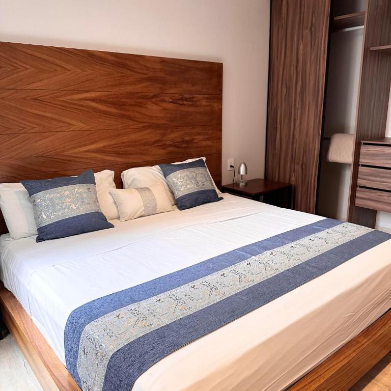 Paseo Luxury House - Two-Bedroom Apartment - 29
