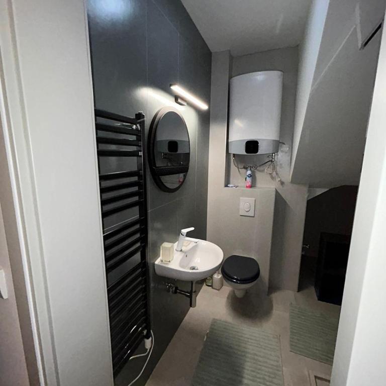 Pale Green - Two-Bedroom Apartment - 37