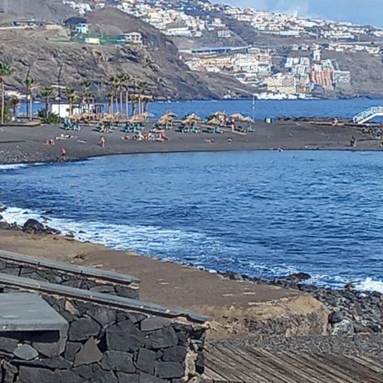 Apartamento en Tenerife- Candelaria Islas Canarias - Habitación Doble - 2 camas dobles - 22