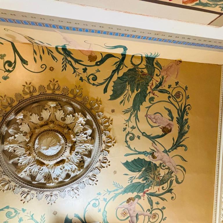 EXCEPTIONNEL !!! VENEZ SEJOURNER DANS LES 3 SUITES D'UN AUTHENTIQUE ANCIEN PALACE DE LA "BELLE EPOQUE" de 1874 !!! UNIQUE !!! - Appartement en Duplex - 5