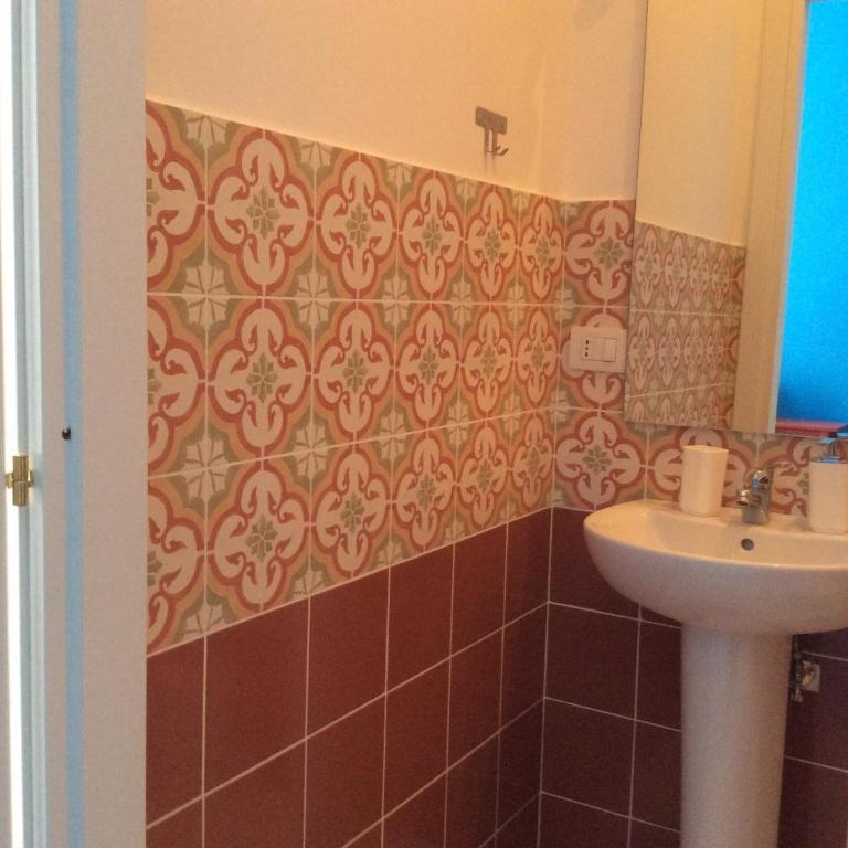 B&B Villa Italia - Camera Matrimoniale con Bagno Privato - 8