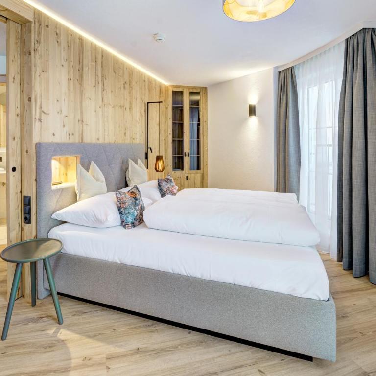 Hotel Brigitte - Deluxe Junior Suite - 5