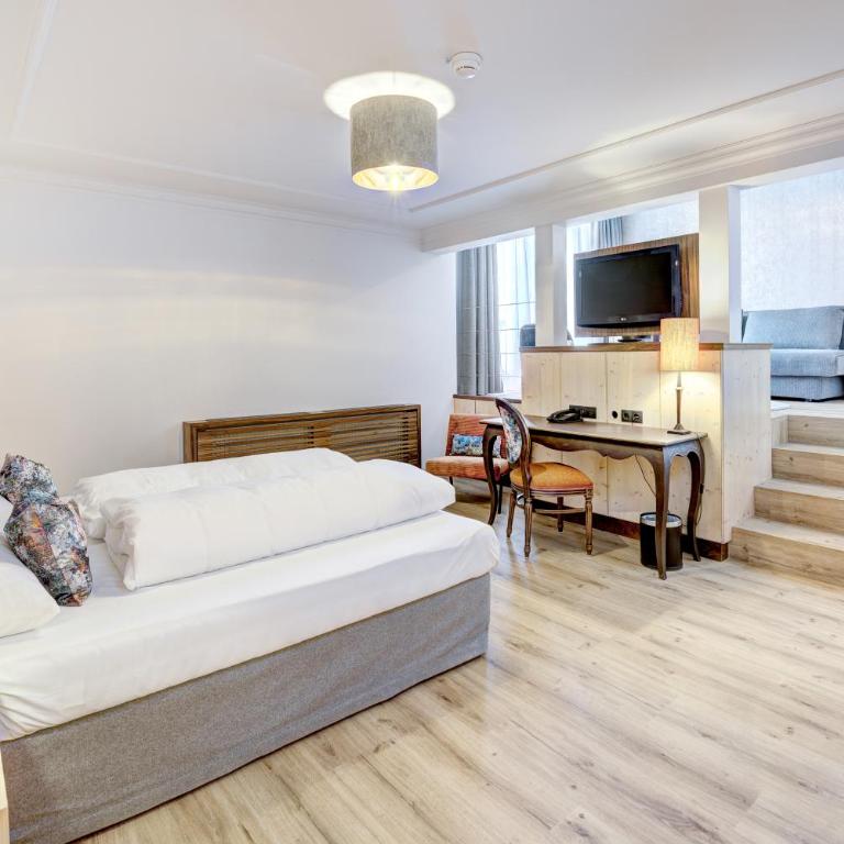 Hotel Brigitte - Deluxe Junior Suite - 1