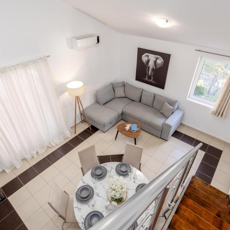Elegance Duplexes by Monte Aria - Two-Bedroom Apartment - 14