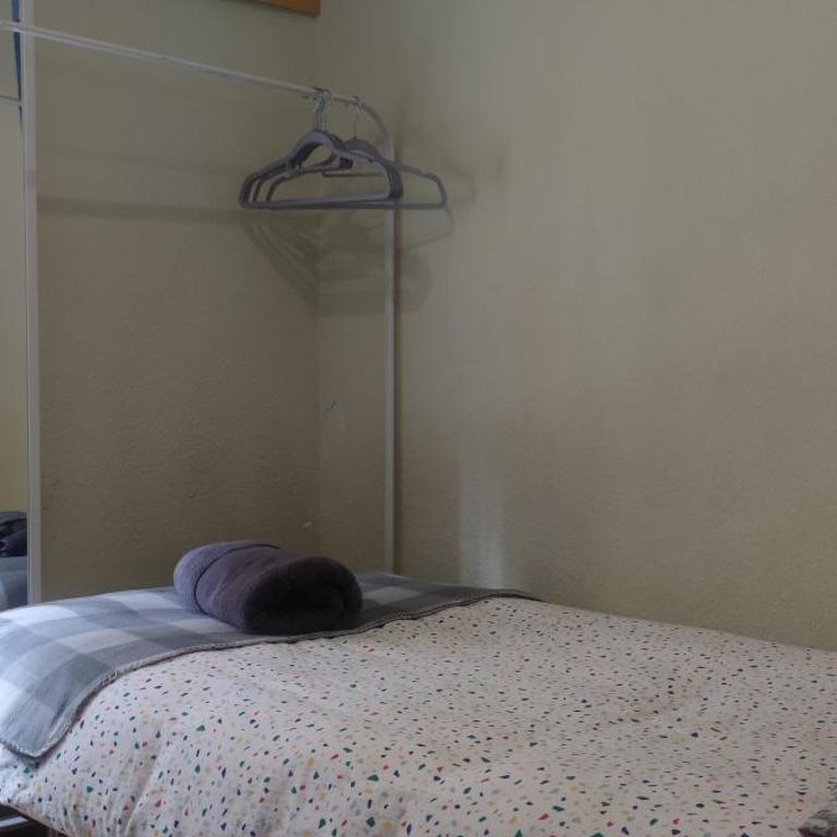 Habitacion individual en apartamento céntrico - Single Room with Shared Bathroom - 3
