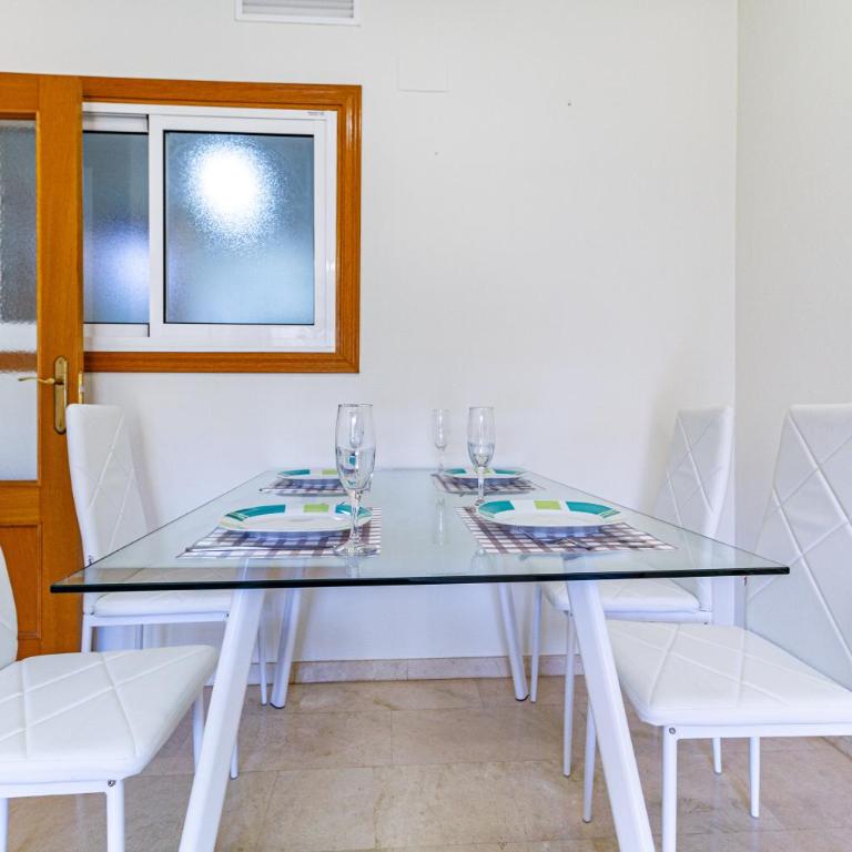 Beautiful flat in the building Balcon del Mar, on the first line of La Cala beach, pool and garage - One-Bedroom Apartment - 12