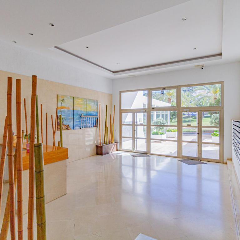 Beautiful flat in the building Balcon del Mar, on the first line of La Cala beach, pool and garage - One-Bedroom Apartment - 18