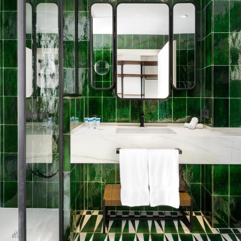Hotel Tres Reyes San Sebastián - Habitación Doble Premium - 1 o 2 camas - 1