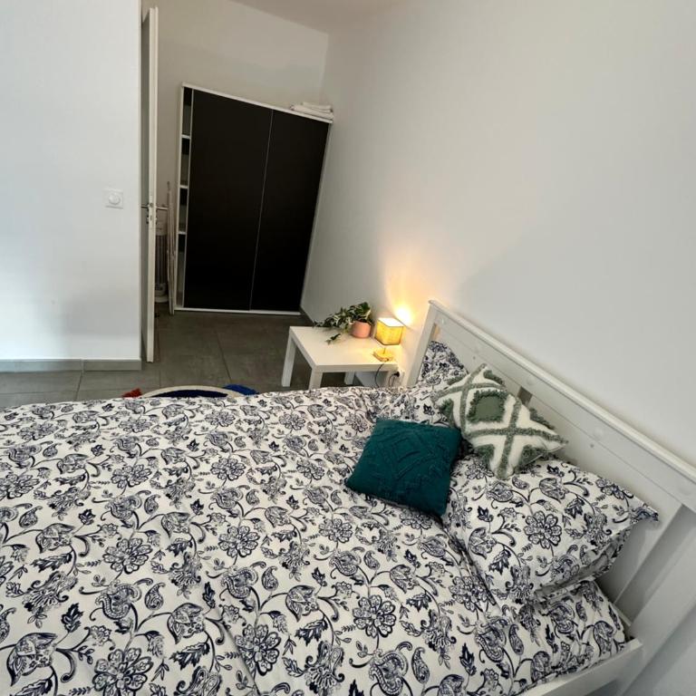 Apparemment lumineux (3 lits, 2 chambres, 1 salon) 2ème Arrondissement - Appartement 2 Chambres - 12