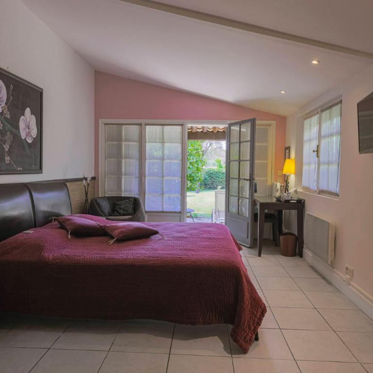 Hôtel du Clos - Chambre Bastide Rez-de-Jardin - 4