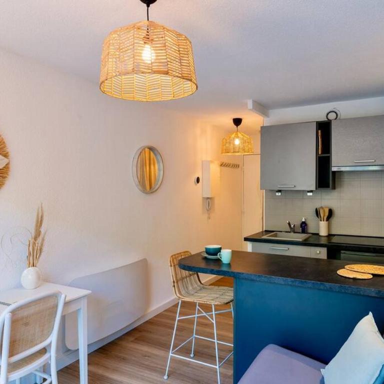 Appartement rénové, calme et proche des plages. - Apartment mit 1 Schlafzimmer - 3