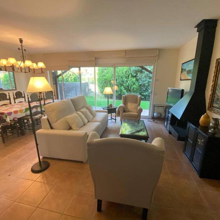 Casa con piscina a menos de 1 min de la playa. AA - Casa de 3 dormitorios - 5