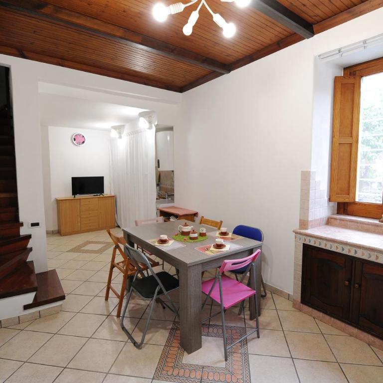 MAMIS - Three-Bedroom House - 19