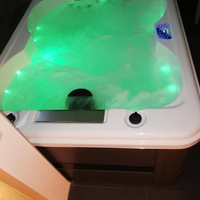Gîtes déco pop et chaleureuse avec jacuzzi, sauna, piece coquine - Maison 1 Chambre - 18