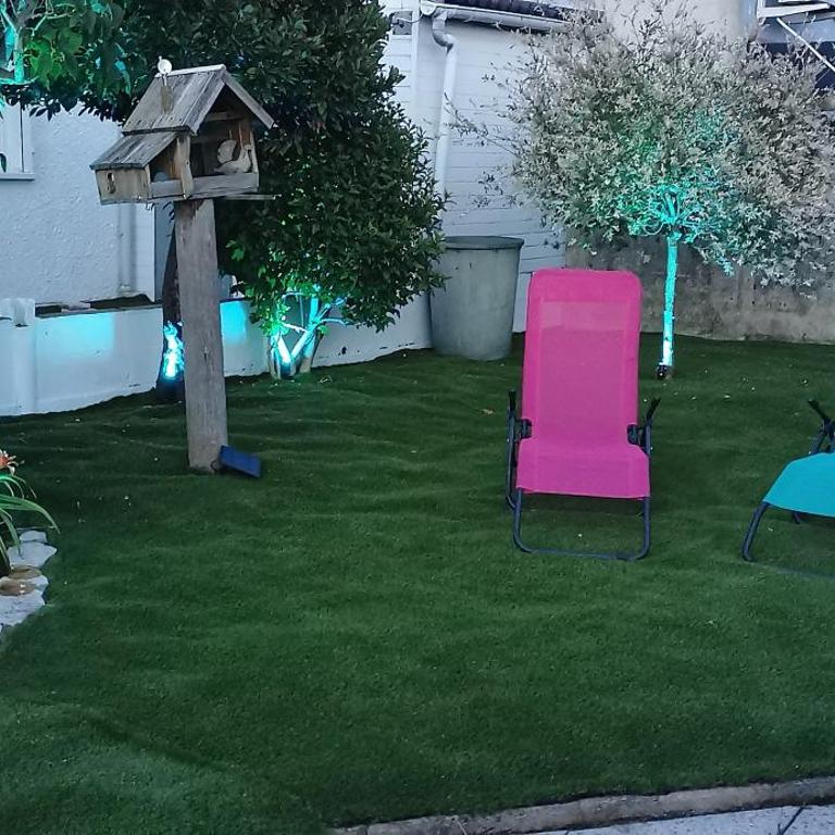 Gîtes déco pop et chaleureuse avec jacuzzi, sauna, piece coquine - Maison 1 Chambre - 20