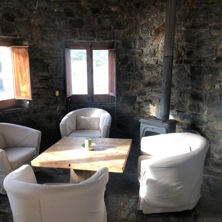 Isla Privada en Cadaqués de ensueño con 11 habitaciones dobles con baño privado y piscina - Villa - 66