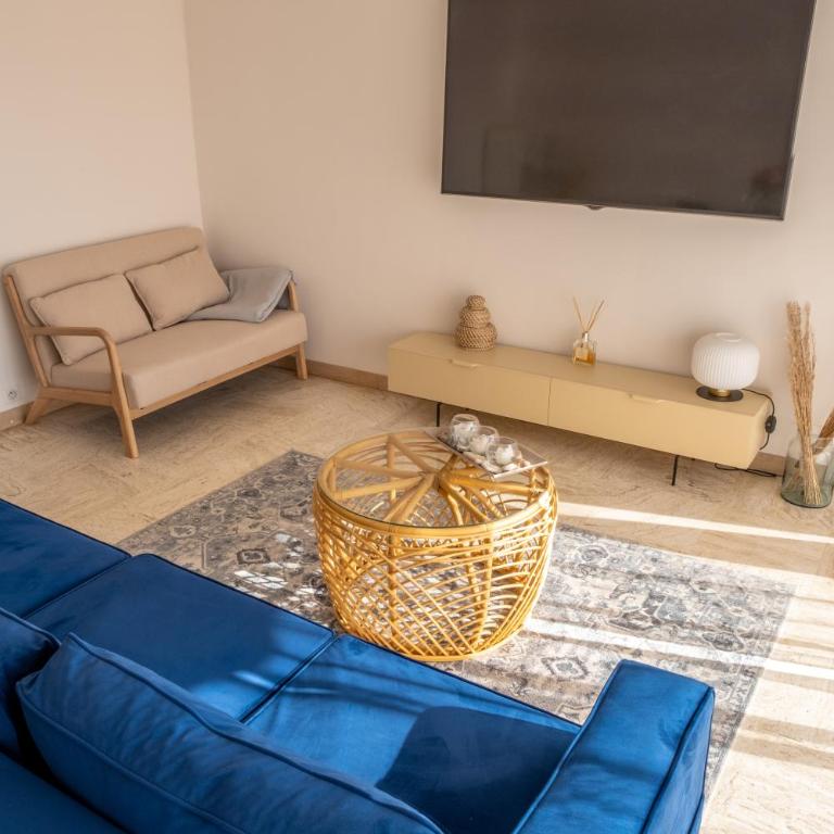 3 pièces au cœur du cros de cagnes - Appartement 2 Chambres - 5