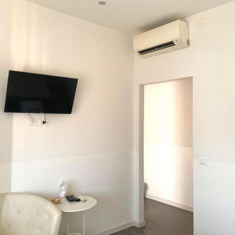 Confortini Rooms SUNDAY - Double Room - 10