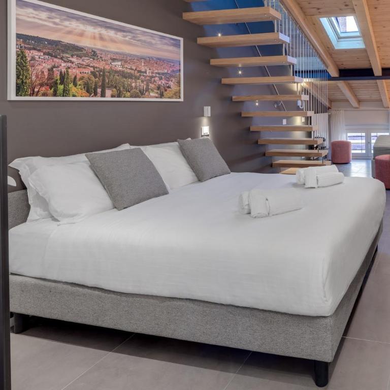 Forum Suites - Deluxe Double Room - 7