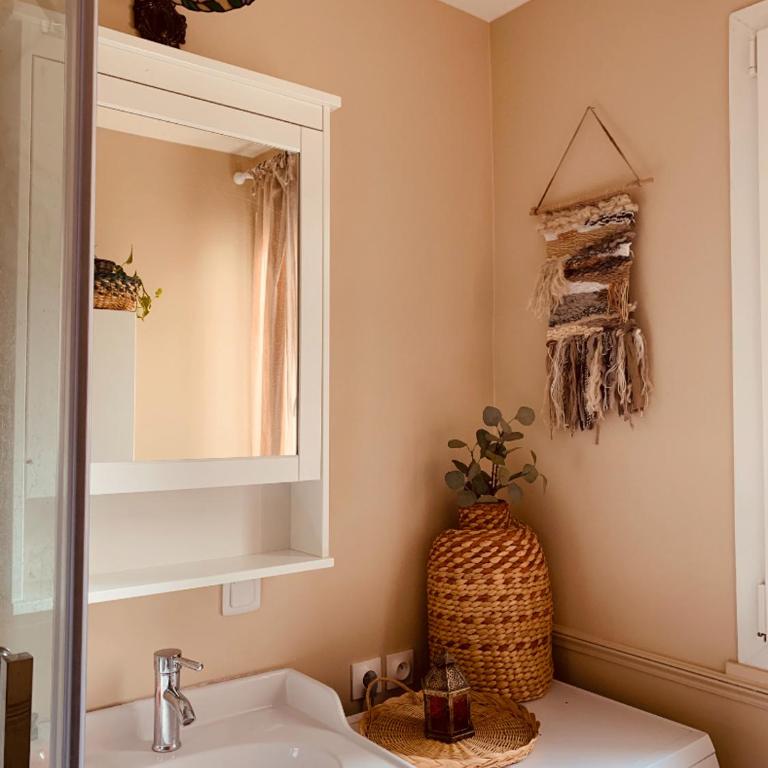 Parisian style Appartment Private room with Shared bathroom near Bastille and Gare de Lyon - Chambre Lit Queen-Size avec Salle de Bains Commune - 5