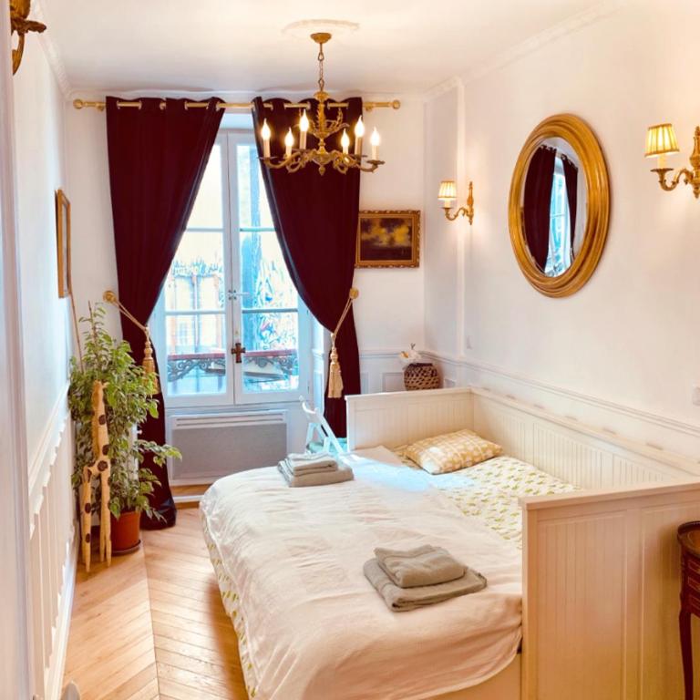 Parisian style Appartment Private room with Shared bathroom near Bastille and Gare de Lyon - Chambre Lit Queen-Size avec Salle de Bains Commune - 1