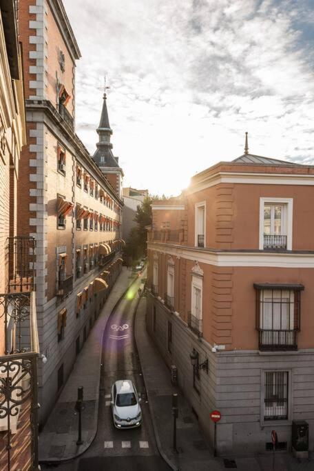 LA LATINA - PLAZA MAYOR - CENTRAL - MONTHS TOO - TEMPORADA Only workers, students, or for health reasons - One-Bedroom Apartment - 25