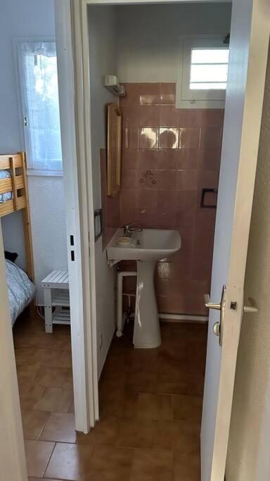 Studio coin nuit fermé 4 personnes - Les Mas de La Plage - Apartment mit 1 Schlafzimmer - 9