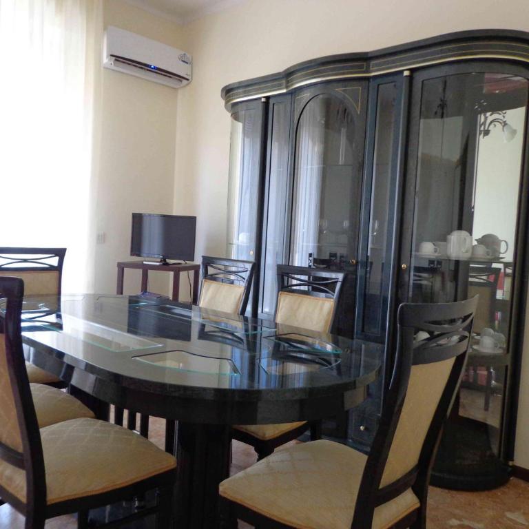 Appartamenti Catania Centro - Three-Bedroom Apartment with Balcony - 11
