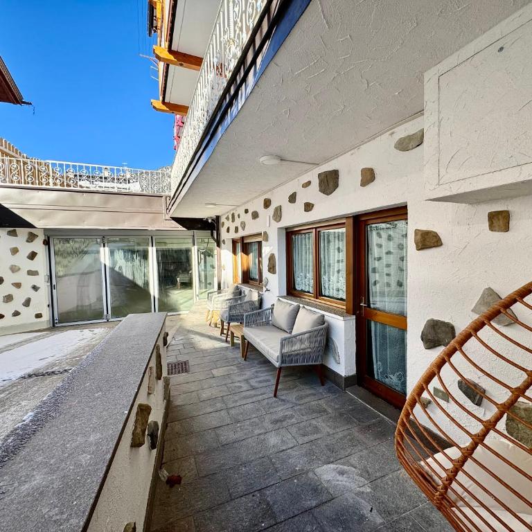 B&B Family Accommodation Canazei BIKE FRIENDLY - Camera Familiare con Bagno Privato - Seminterrato - 9