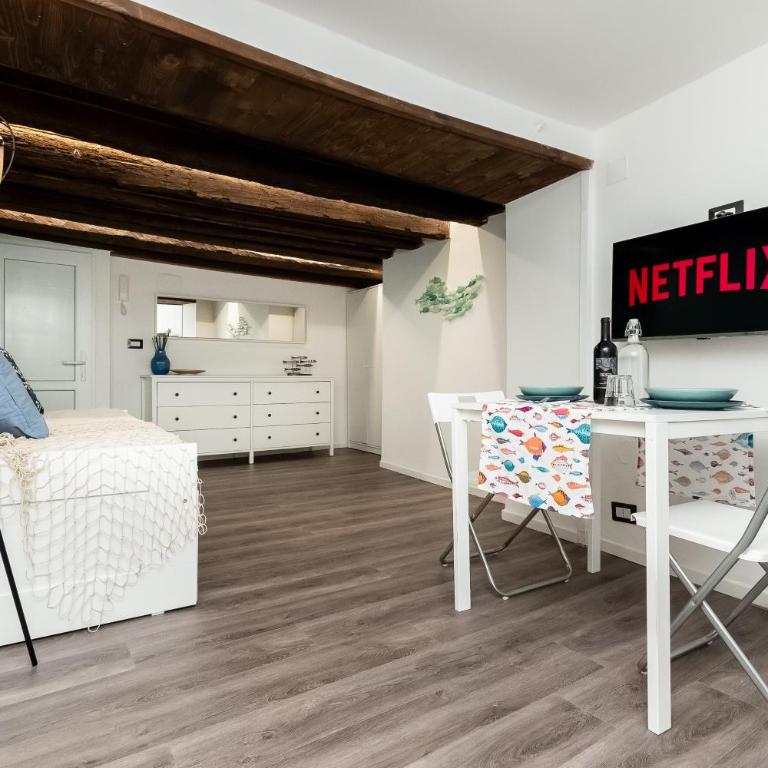 [Centro Storico] - a 2 minuti dal Porto Antico - Deluxe Suite - 2