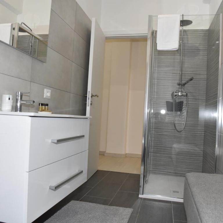 NathanaEle House Via Tuscolana - Apartment - 16