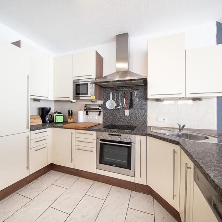 Cozy Apartment by Northsouth Apartments - Apartment - 5