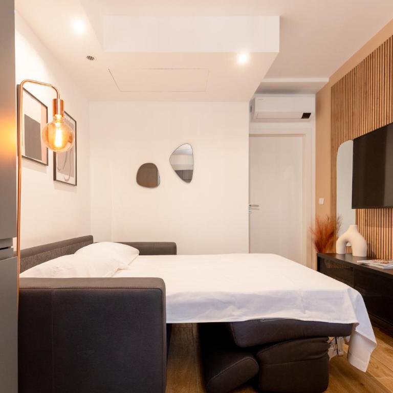 THE BASEMENT - One-Bedroom House - 9
