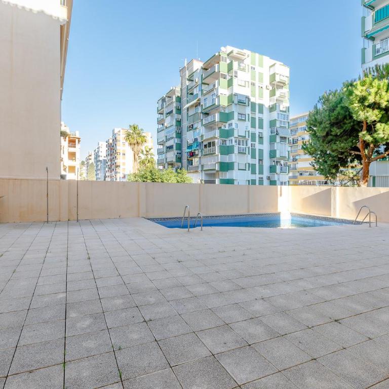 A&N Family Apartment with Pool & Parking Torre del Mar - Three-Bedroom Apartment - 2