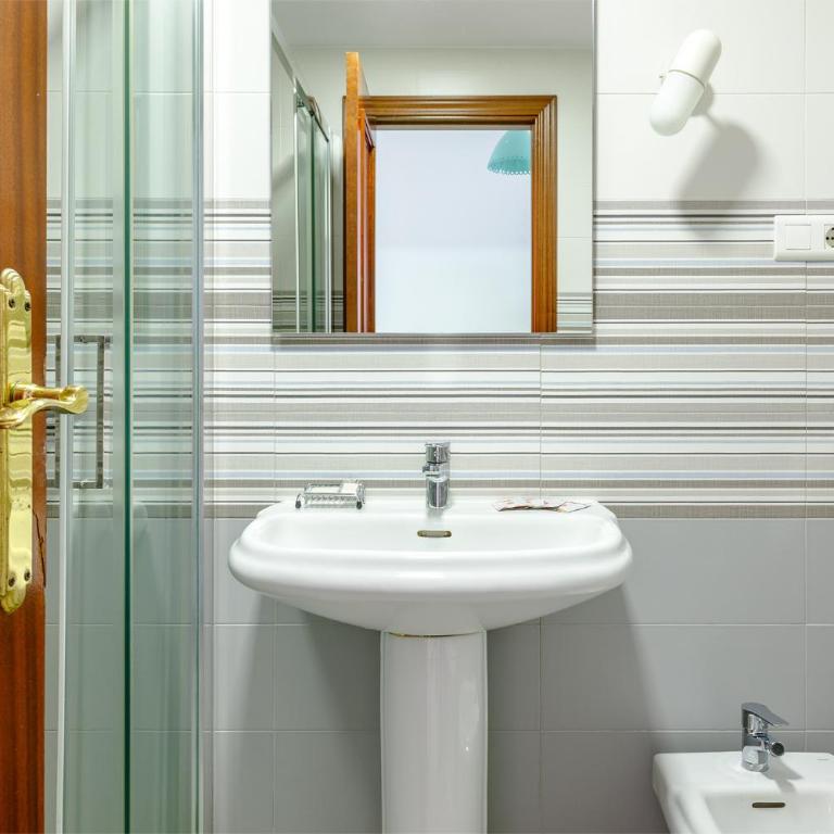 A&N Family Apartment with Pool & Parking Torre del Mar - Three-Bedroom Apartment - 15