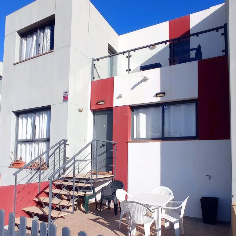 Triplex 8 ISLAS CALETA DE FUSTE - Three-Bedroom House - 4