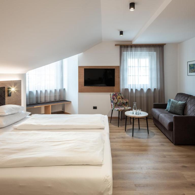 Hotel Blitzburg - Camera Matrimoniale Comfort - 11